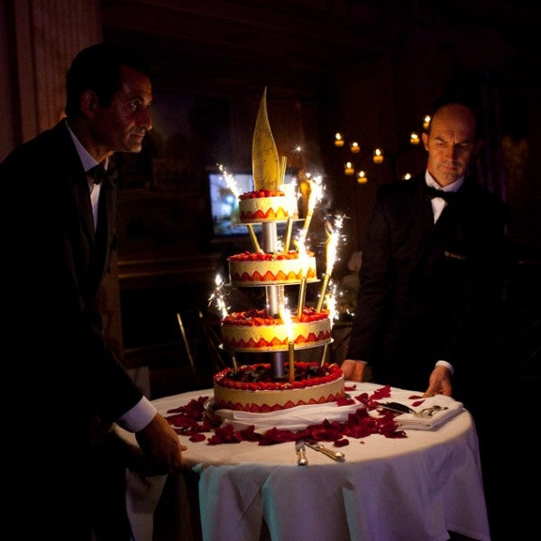 The Ultimate Wedding Cake Sparklers Vip Sparklers 